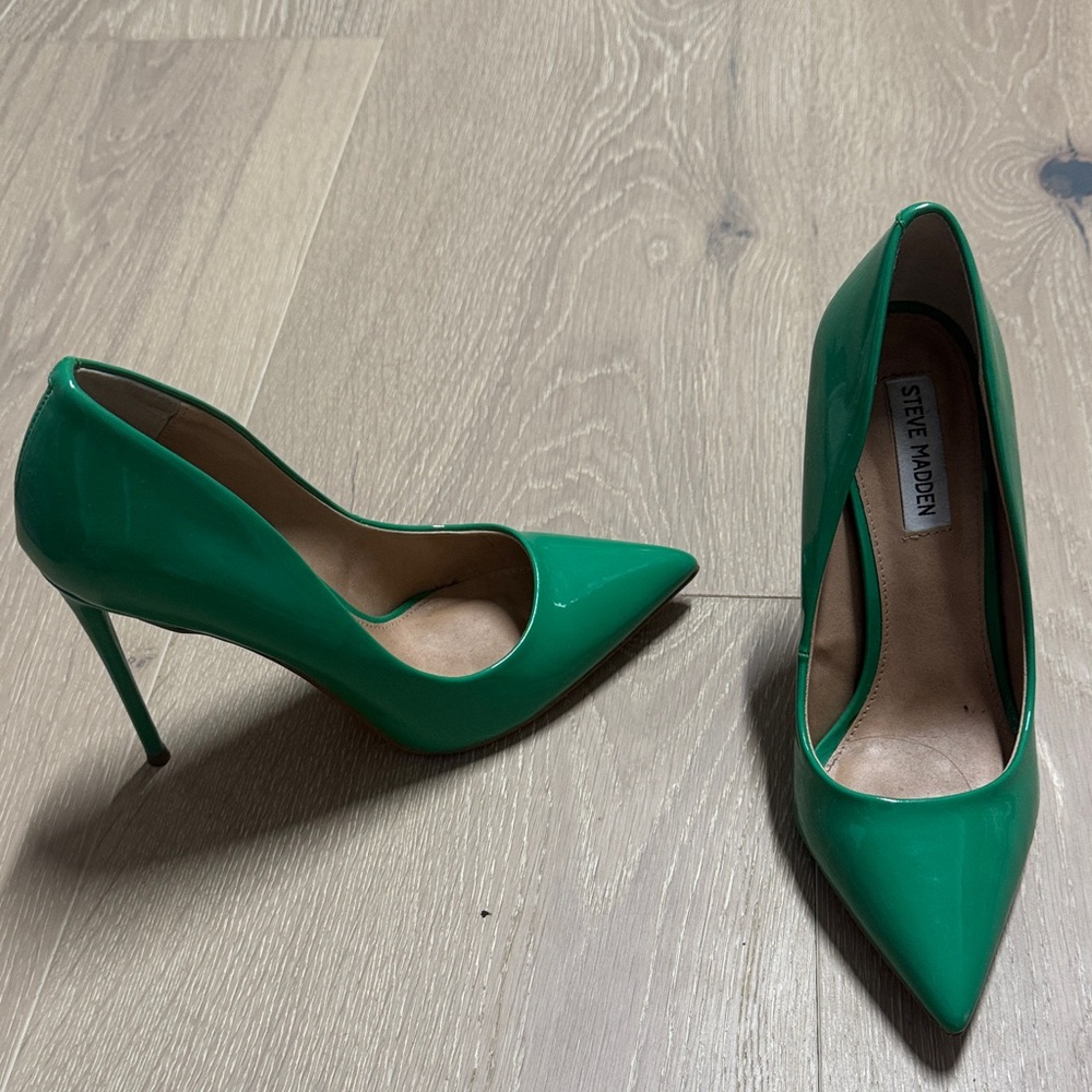 Steve Madden Emerald Green Pointed Heels